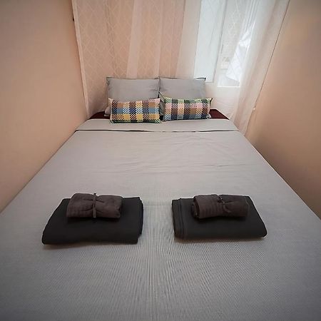 Traditional Rooms In Eixample Барселона Экстерьер фото