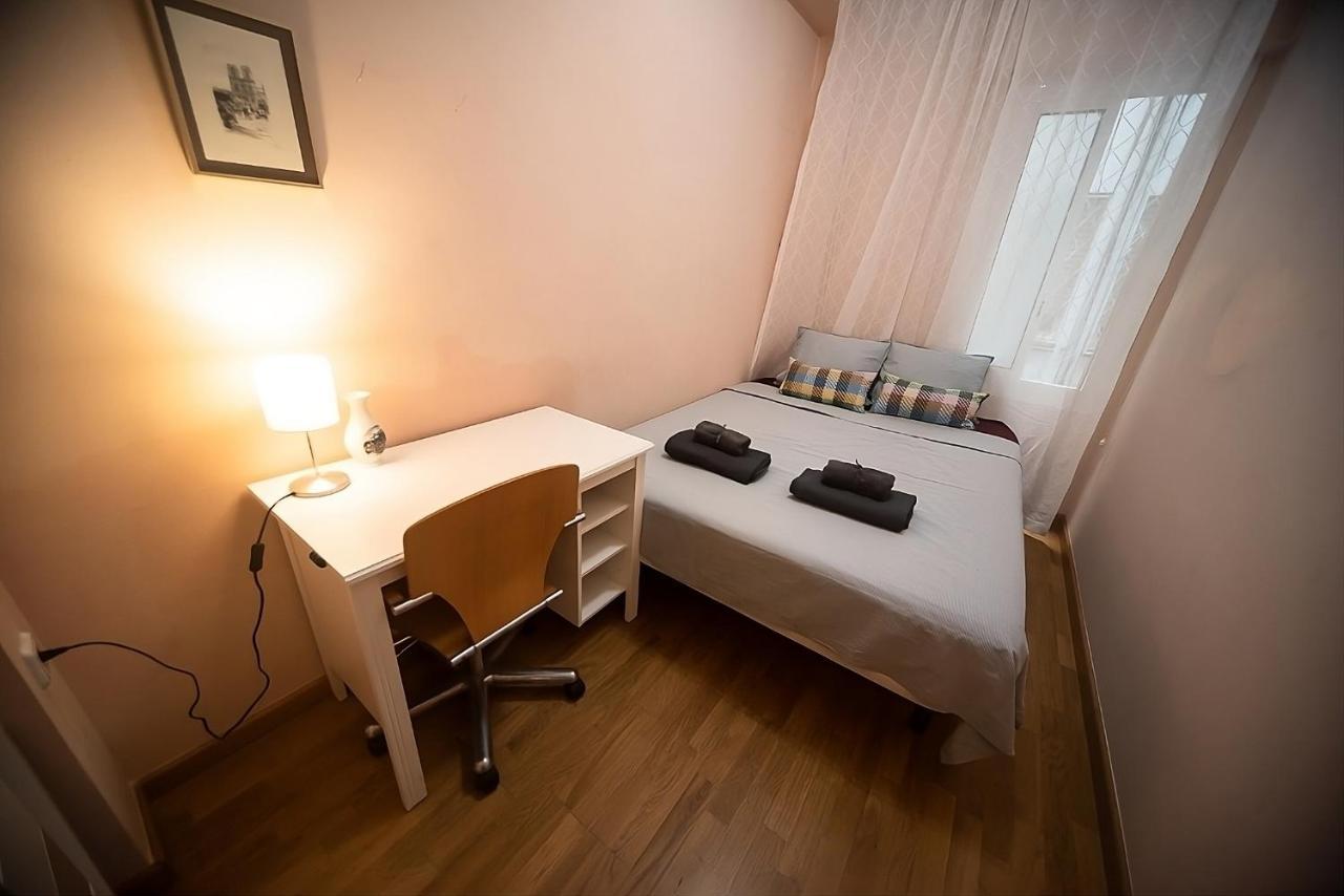 Traditional Rooms In Eixample Барселона Экстерьер фото