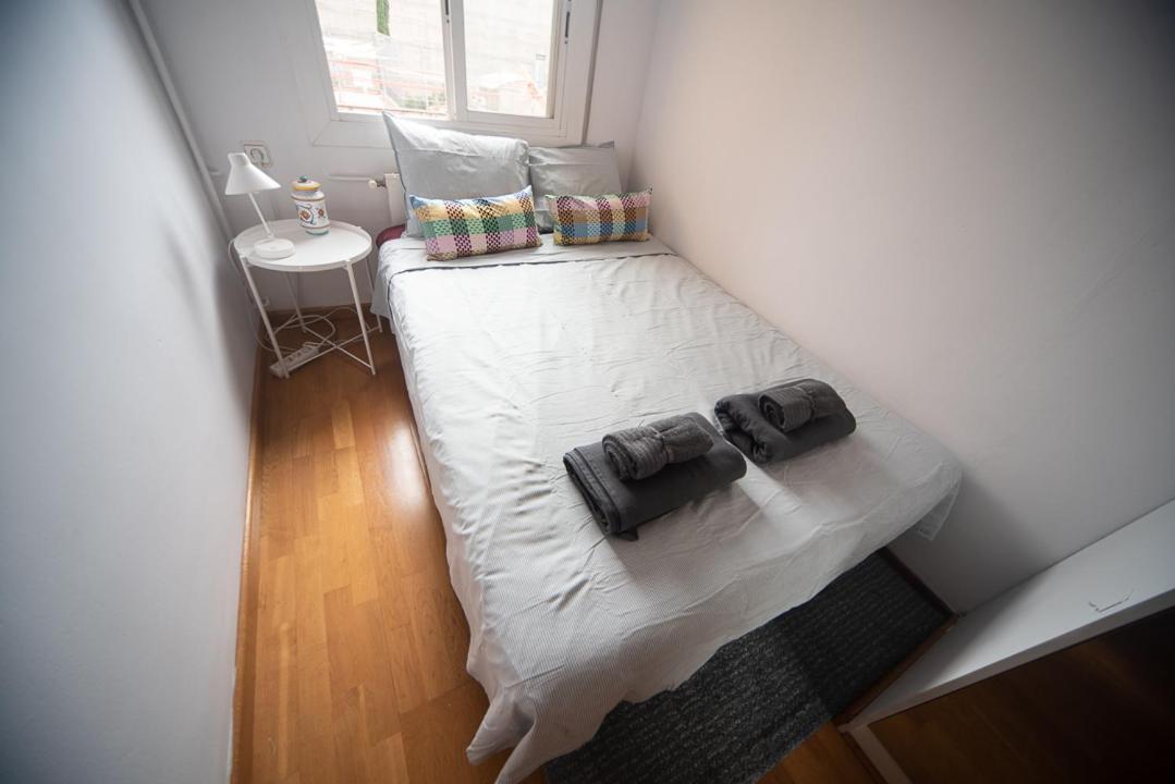 Traditional Rooms In Eixample Барселона Экстерьер фото