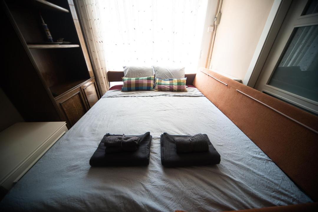 Traditional Rooms In Eixample Барселона Экстерьер фото